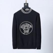 プルオーバー  VERSACE ヴェルサーチ 秋季超人気アイテム 人目を引く存在...