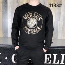 秋の定番 VERSACE ヴェルサーチ 今季大人気新作登場 最終数量限り！ 20...