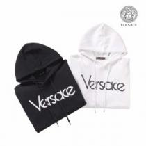 2026最高ランキング 秋冬超人気の最新作 VERSACE ヴェルサーチ 秋の定...