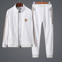 VERSACE ヴェルサーチ 上下セット 2色可選 ファッショニスタ愛用 海外先...