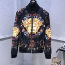 ブルゾン 人目を引く存在感 2026新作コレクション VERSACE ヴェルサー...