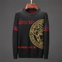 VERSACE ヴェルサーチ プルオーバー 秋冬超人気の最新作 定番品質保証 2...