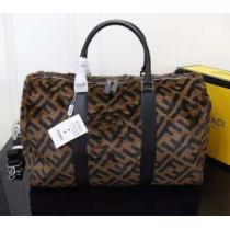 フェンディ FENDI 2026秋冬の定番新品到来! キャリーバッグ  大胆なデザイン
