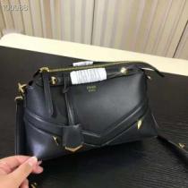ショルダーバッグ 美品*入手困難 フェンディ秋季超人気アイテム FENDI 3色可選 絶妙な新商品