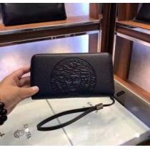 人目を引く存在感 長財布  VERSACE 2026【SALE！】ヴェルサーチ これは欲しい