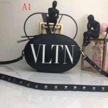 VALENTINO ヴァレンティノ ショルダーバッグ 4色可選 2026秋冬の定番新品到来! 秋冬トレンド