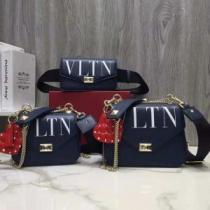 今季爆発的な人気 目前の注目ブランド 大流行中 VALENTINO ヴァレンティノ ショルダーバッグ