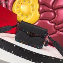 VALENTINO ヴァレンティノ ショルダーバッグ 3色可選 最終数量限り！人気デザインで欲しい