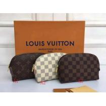 LOUIS VUITTON ルイ ヴィトン 化粧ポーチ 3色可選 2026人気の主流アイテム 秋季超人気アイテム