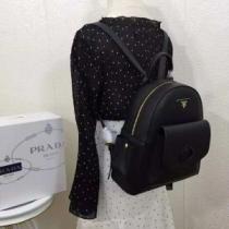 リュック 4色可選 すっかり定番化 絶妙な新商品 大人っぽく知的な PRADA プラダ