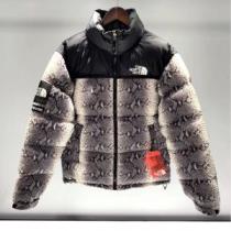 SUPREME シュプリーム 秋のお出かけに最適 流行の注目ブランド 2026年秋冬入荷 ファッションの最先端！