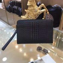 ポーチ ファッションの最先端 ボッテガ ヴェネタ BOTTEGA VENETA ...