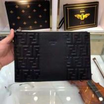 2026新品入荷 フェンディ格好良いアイテム  FENDI 在庫を確保 ポーチ ...