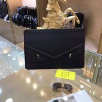 ポーチ 大人キレイめ フェンディ美品*入手困難 FENDI 今季大人気新作登場