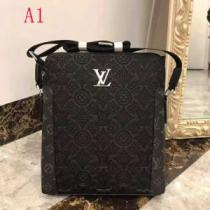 2色可選 ルイ ヴィトン LOUIS VUITTON 数量限定再入荷 ショルダーバッグ 2026秋冬の定番新品到来!