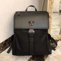 高品質な リュック、バックパック ヴェルサーチ 話題の新作到着！VERSACE 2026年秋冬シーズン