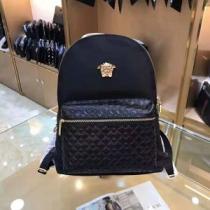 ヴェルサーチ2026【SALE！】 圧倒的人気新着 VERSACE リュック、バックパック有名人同じアイテム