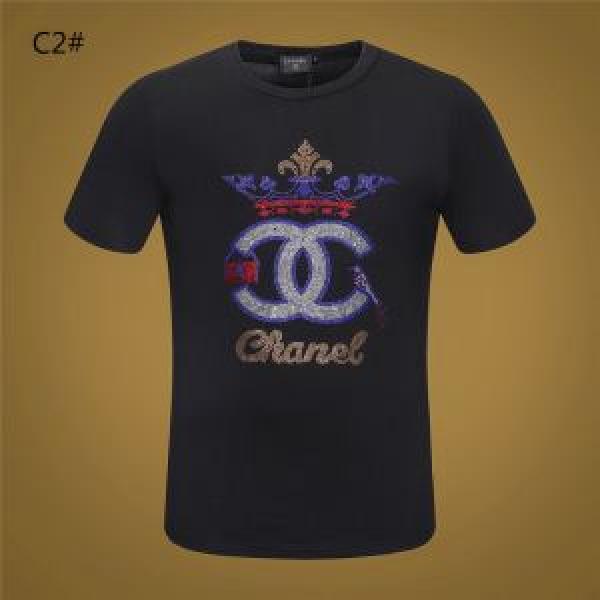 爽やかすぎない大人の印象に 夏大人気のアイテム CH CH 半袖Tシャツ