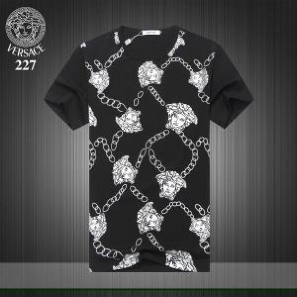 VERSACE ヴェルサーチ 半袖Tシャツ 3色可選 2026年の春夏に着たい 好印象な上品スタイル