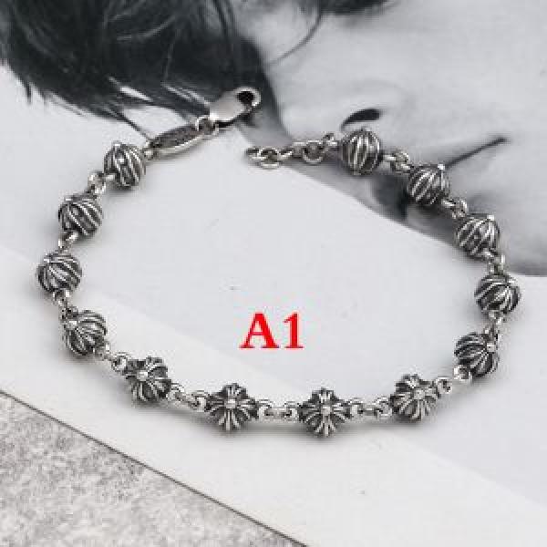 風通しの良いフレア ブレスレット オシャレな印象に クロムハーツ CHROME HEARTS 夏の大人カジュアルスタイル