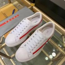 オススメな春夏新作 2色可選 ランニングシューズ プラダ PRADA 今年の春夏...