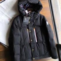 お得なレアアイテムが多数 MONCLER モンクレール ダウンジャケット 値段が...