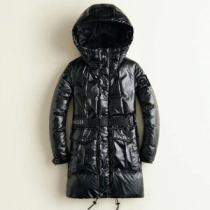 年末年始セールお早めに!! 今年っぽいトレンド商品 MONCLER モンクレール ダウンジャケット