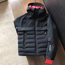 今年っぽいトレンド商品 最も安いです MONCLER モンクレール ダウンジャケ...