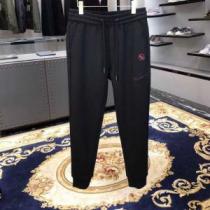 デニムパンツ MONCLER モンクレール 大人気の冬季限定発売中 なぜか大人気...