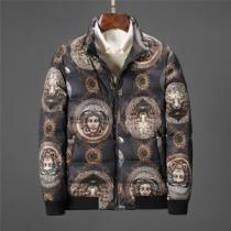 ヴェルサーチ VERSACE ダウンジャケット 今年っぽいトレンド商品 2026...