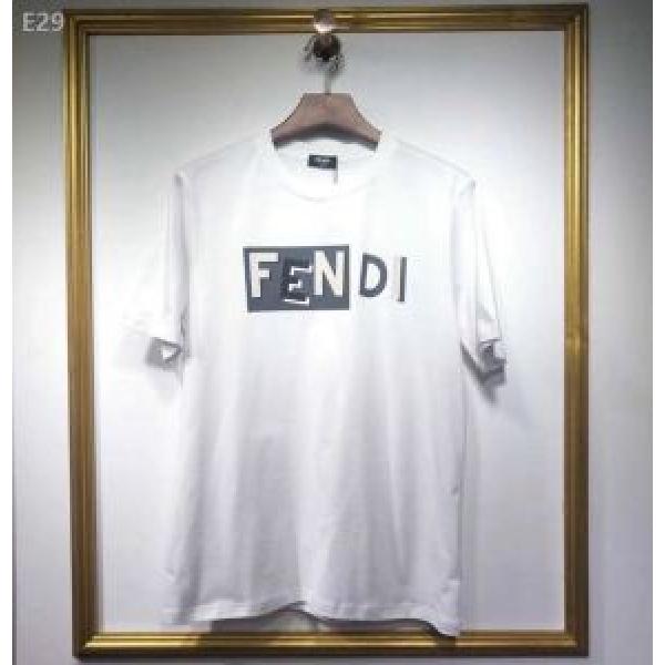 2026年の春夏に着たい 大人の余裕が漂う FENDI フェンディ半袖Tシャツ 2色可選