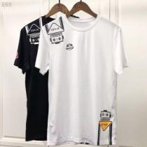 PRADA プラダ 半袖Tシャツ 2色可選 旬の気分を絶妙に 2026夏色っぽさ 今年もトレンド