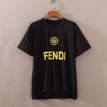 2026年春夏のトレンドアイテム 春夏の流行りトップス FENDI フェンディ半袖Tシャツ 2色可選