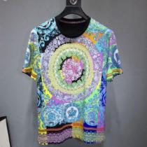 スタイルアップ効果 VERSACE ヴェルサーチ 半袖Tシャツ 今シーズン人気の...