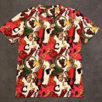 2026年の春夏に着たい VERSACE ヴェルサーチ 半袖Tシャツ 大人の余裕が漂う 爽やかな色合い