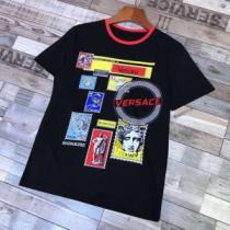風通しのよい VERSACE ヴェルサーチ 半袖Tシャツ ユニセックススタイル ...