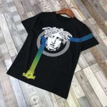今っぽいトレンド VERSACE ヴェルサーチ 半袖Tシャツ 今旬のシルエットバ...