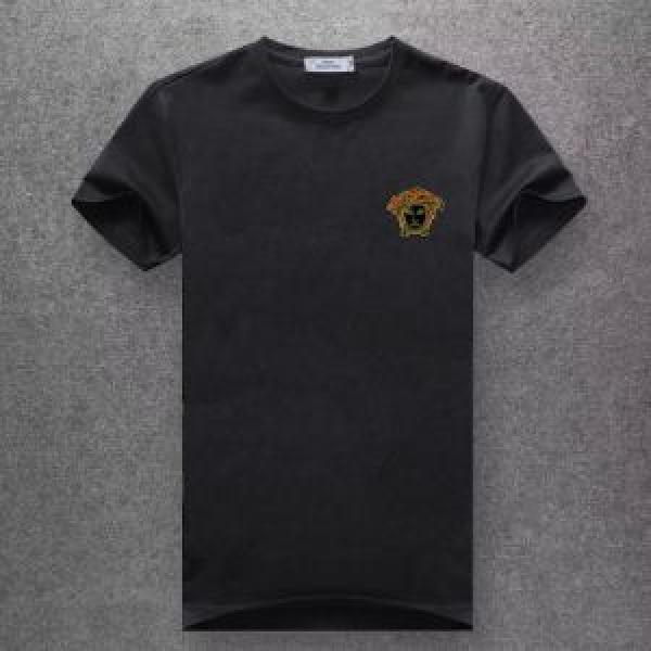 一気にトレンド感満載な着こなし ヴェルサーチ2026年最新ファッション VERSACE Tシャツ/ティーシャツ 多色可選