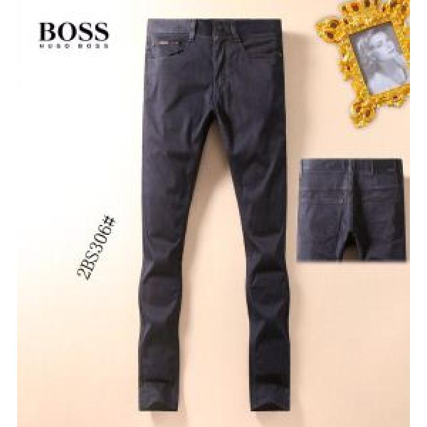 テーパードデニムパンツ ヒューゴボス HUGO BOSS 2026年春夏流行ファッション 派手すぎず