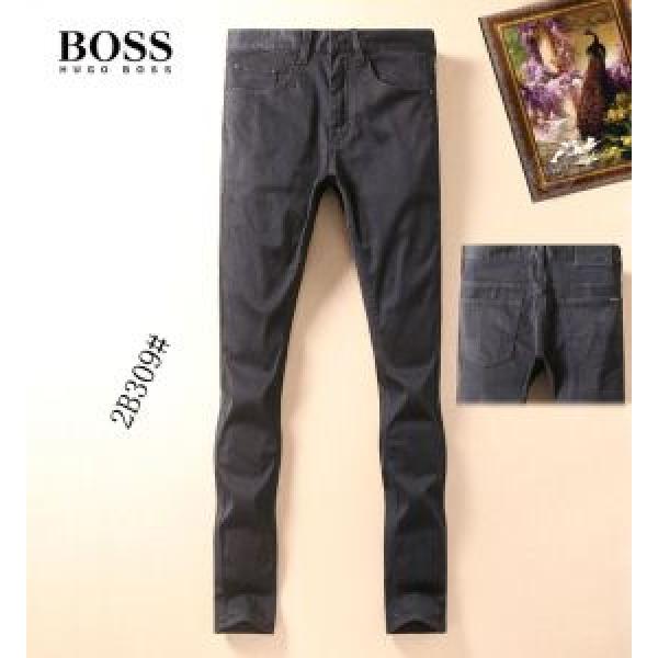 ヒューゴボス HUGO BOSS テーパードデニムパンツ 2026年春夏のトレンドアイテム