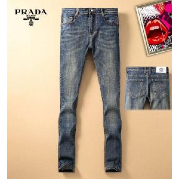 プラダ PRADA ストレートデニムパンツ 2026年春夏流行ファッション 風通しの良いフレア