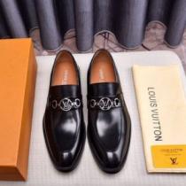 2026春夏のトレンド新商品 LOUIS VUITTON 抜け感のあるキレイめ ...