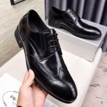 革靴 2026春夏の大注目トレンド PRADA プラダ 2色可選新作限定早い者勝...
