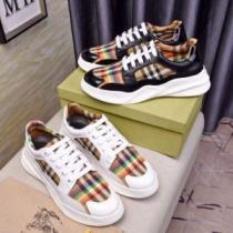 2026年春夏流行ファッション 大人可愛いスタイル BURBERRY バーバリー...
