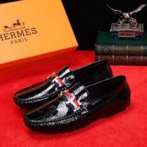 2026春夏トレンドアイテム 今流行のストリート上品 HERMES エルメス カ...