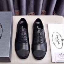 2026年の夏のマスト PRADA プラダ カジュアルシューズ 今季トレンドの限...