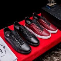 2色可選 2026年春夏のトレンドアイテム リラックススタイルが実現 PRADA...
