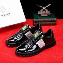 柔らかい印象に上質 2026春夏のトレンド新商品 VERSACE ヴェルサーチ ...