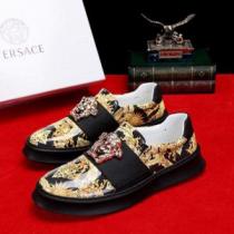 カジュアルシューズ  VERSACE ヴェルサーチ ブランドの話題の新作も！ 大...