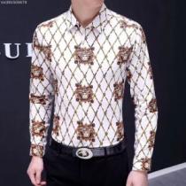 今季流行りの人気新作 長袖 /ロンT/ロングT/ロングTシャツ  2色可選 ヴェルサーチVERSACE 2026年夏の一押しファッションアイテム